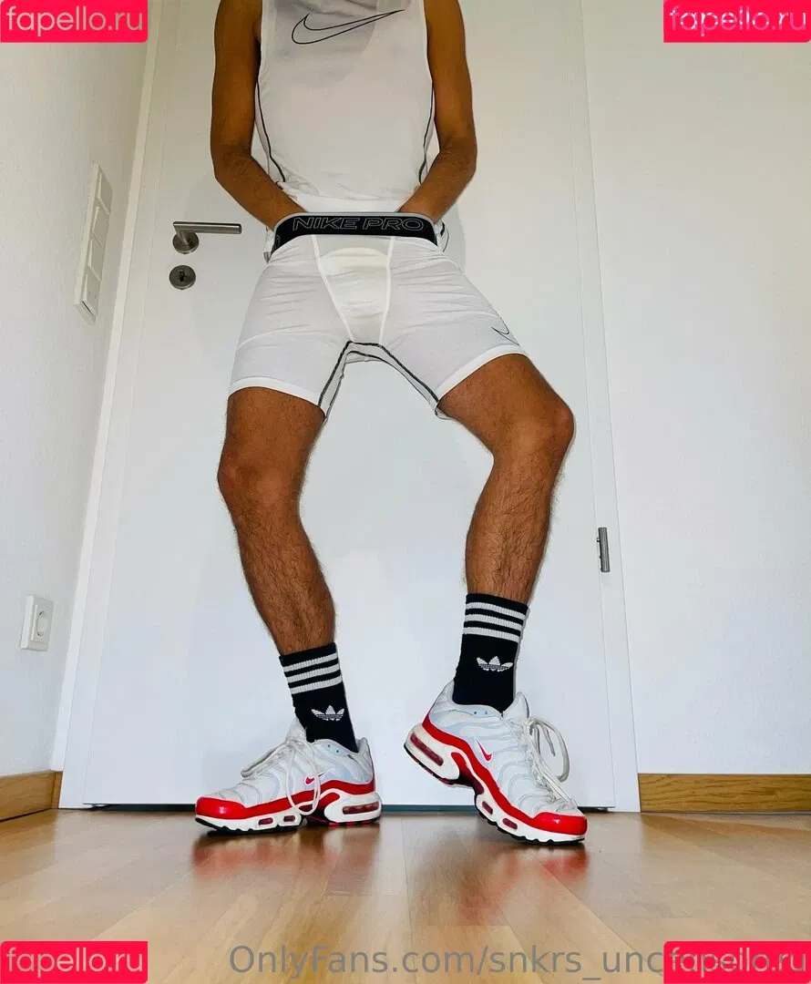 snkrs_uncensored Onlyfans Photo Gallery 