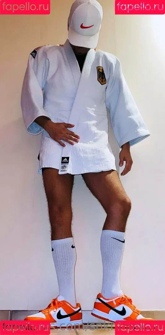 snkrs_uncensored Onlyfans Photo Gallery 