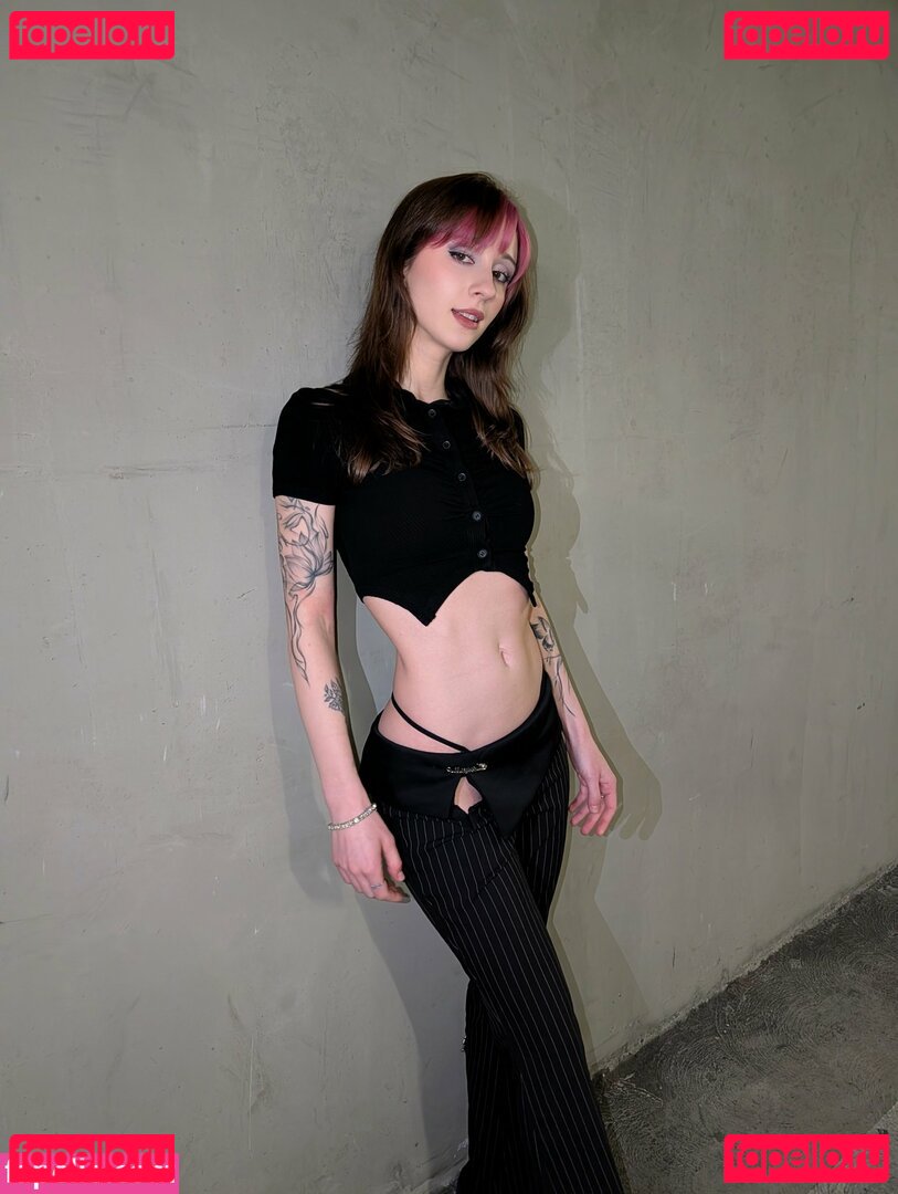 Nezba.exe Nude Onlyfans Photo 4