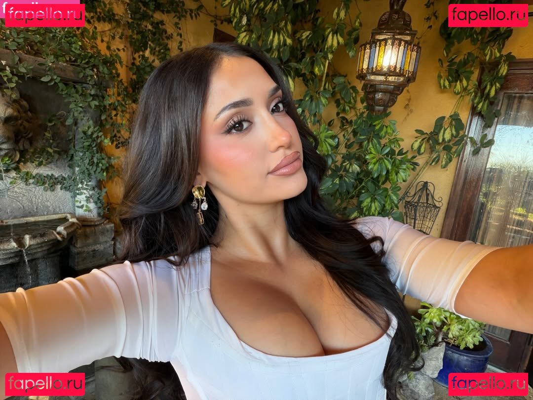 Leah Kateb Nude Onlyfans Photo 9