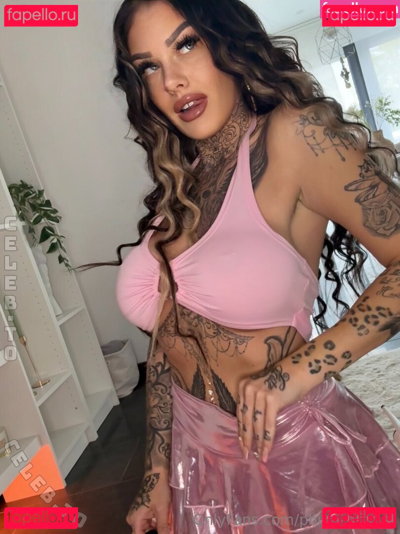 Phina Offizial Nude Onlyfans Photo 4