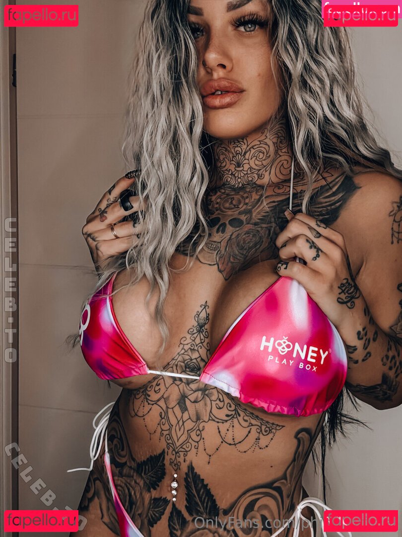 Phina Offizial Nude Onlyfans Photo 3