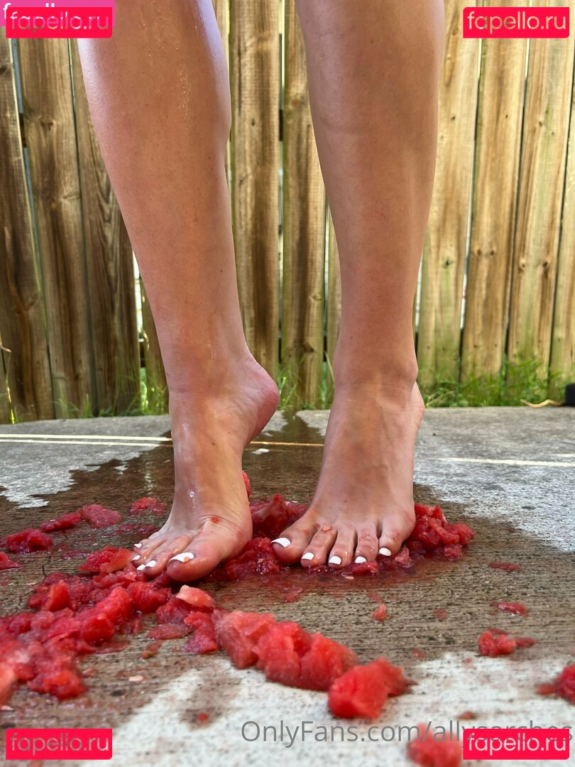 allysarches Nude Onlyfans Photo 9