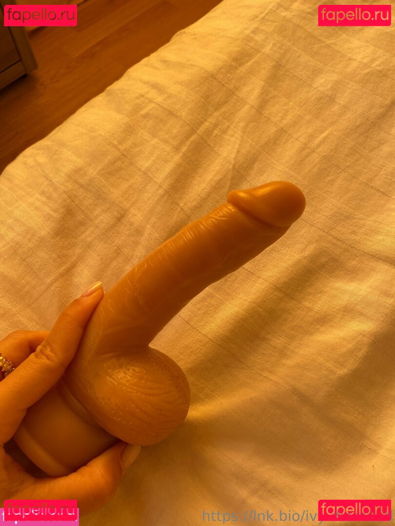 annabanksss Nude Onlyfans Photo 17