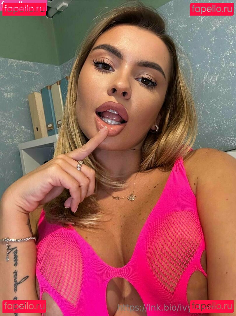 annabanksss Nude Onlyfans Photo 13