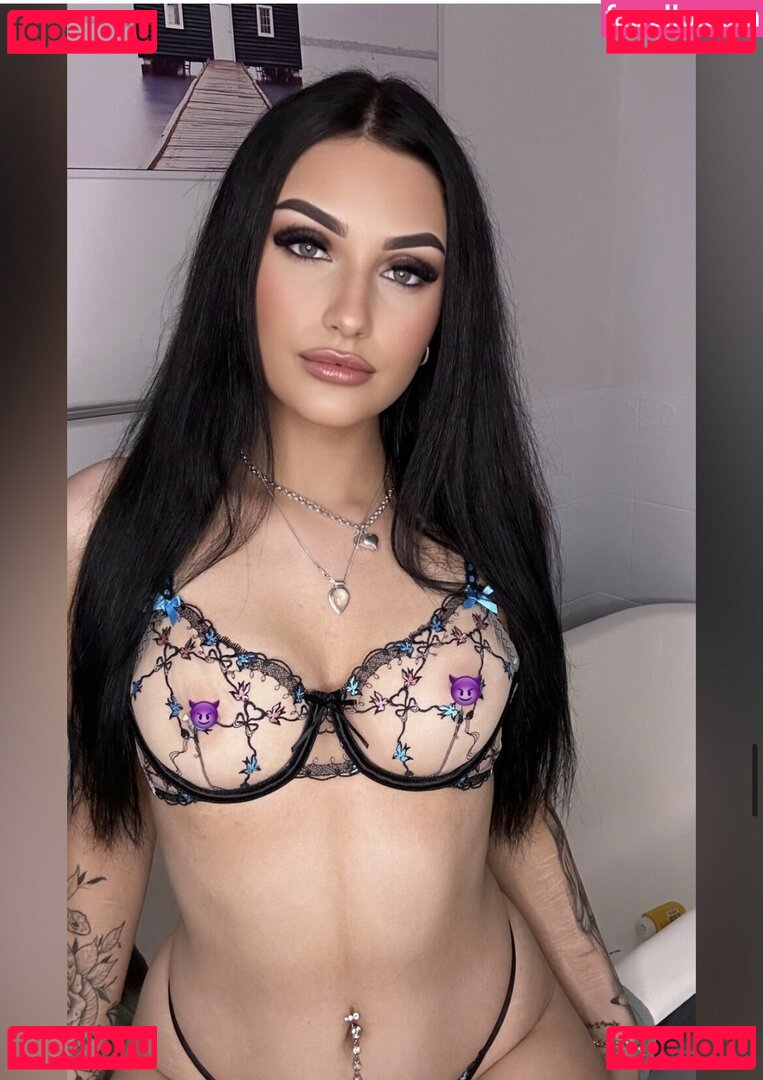 Lucy Wallace Nude Onlyfans Photo 13