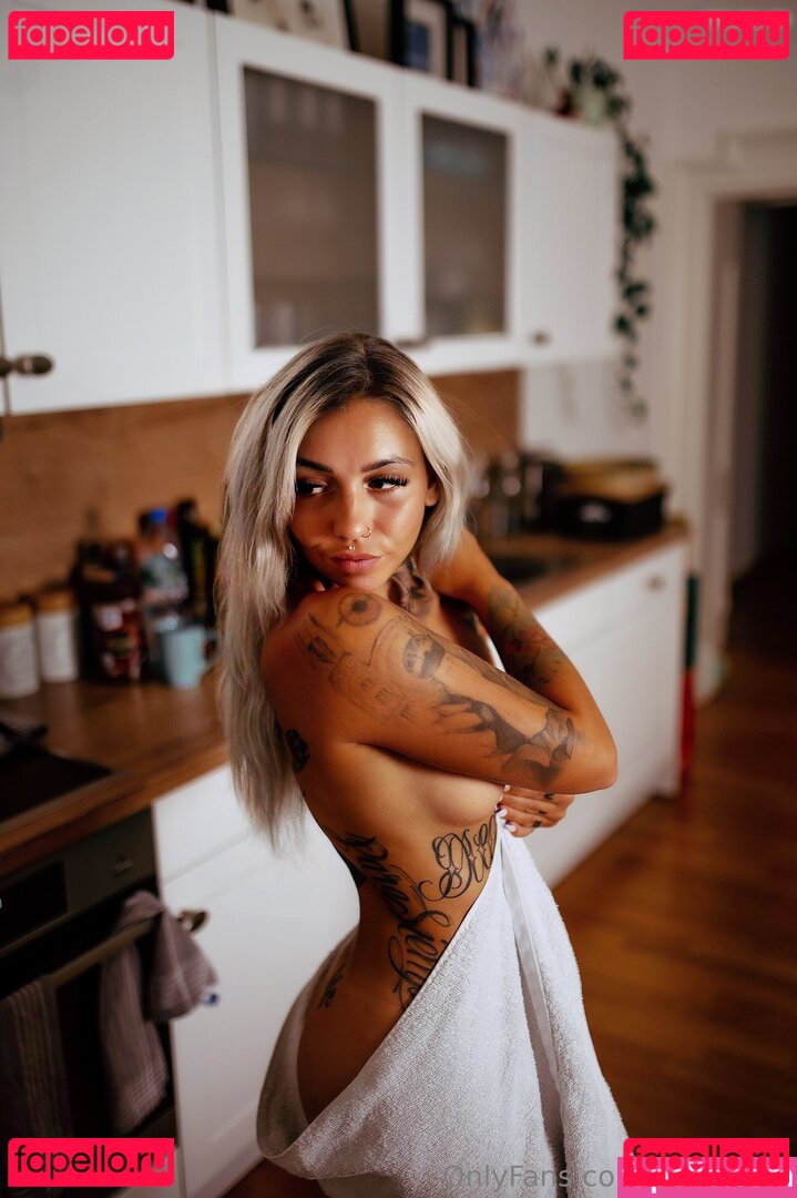 Anne Samanta Schubert Nude Onlyfans Photo 25