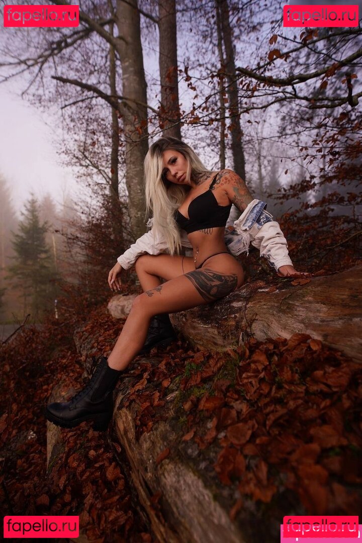Anne Samanta Schubert Nude Onlyfans Photo 17