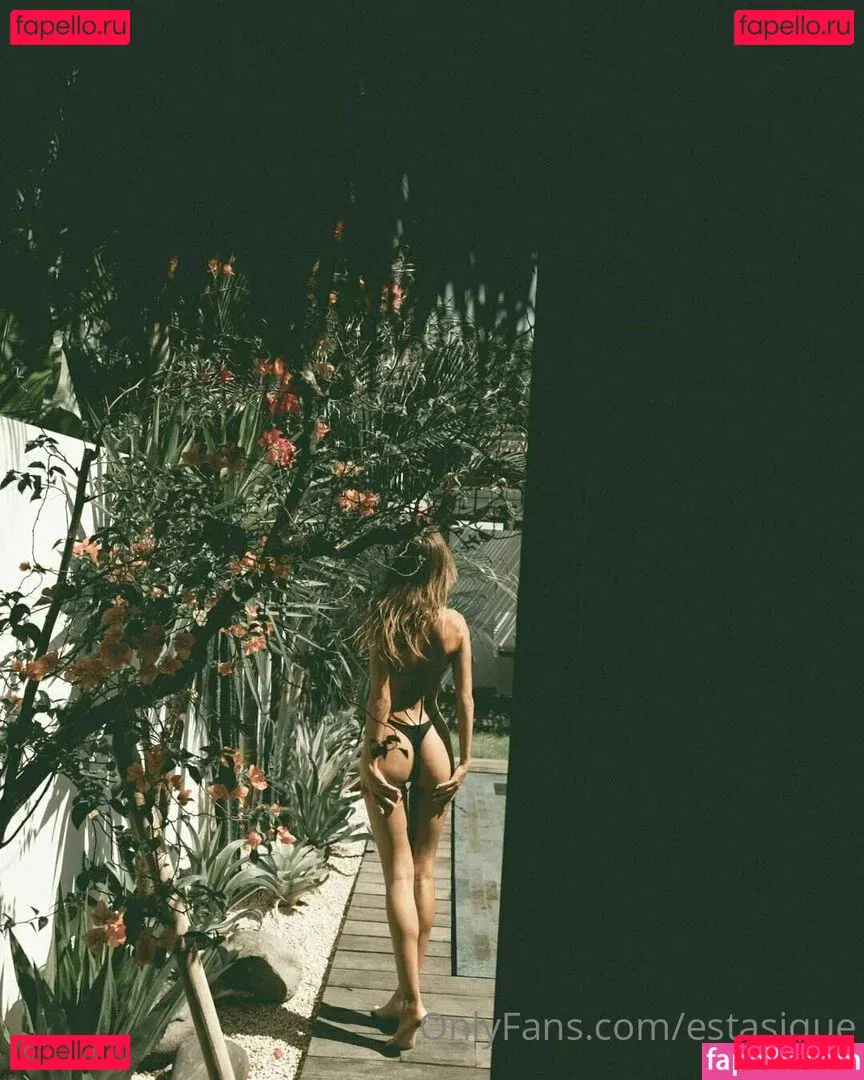 estasique Onlyfans Photo Gallery 