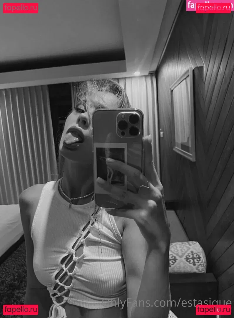 estasique Onlyfans Photo Gallery 