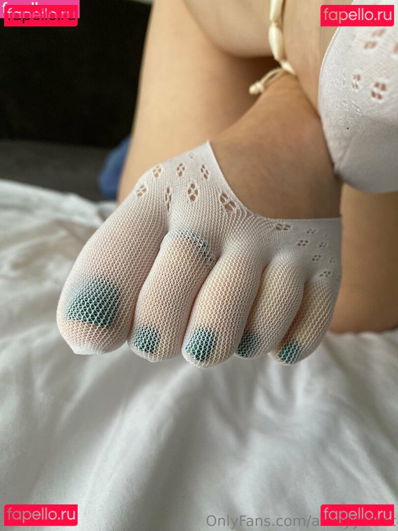 averyysfeet Nude Onlyfans Photo 15