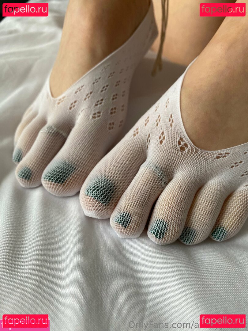 averyysfeet Nude Onlyfans Photo 9