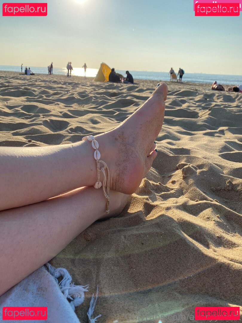 averyysfeet Nude Onlyfans Photo 6
