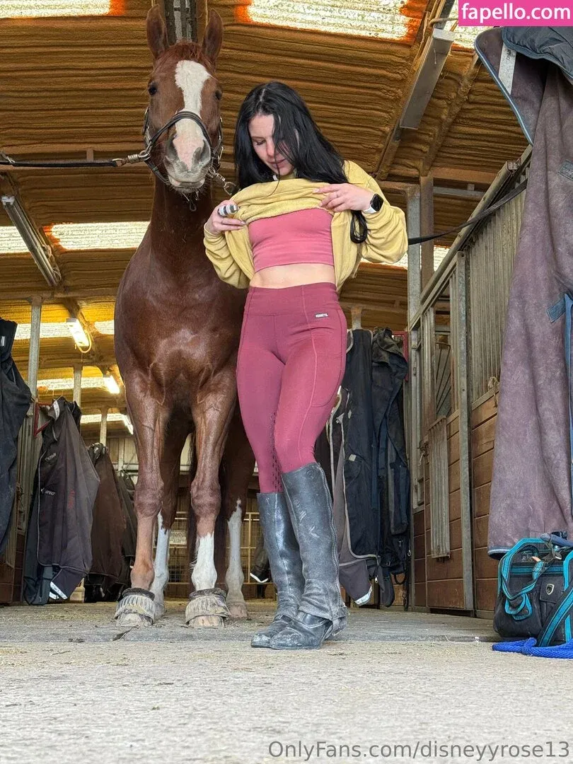 disneyyrose13 Onlyfans Photo Gallery 