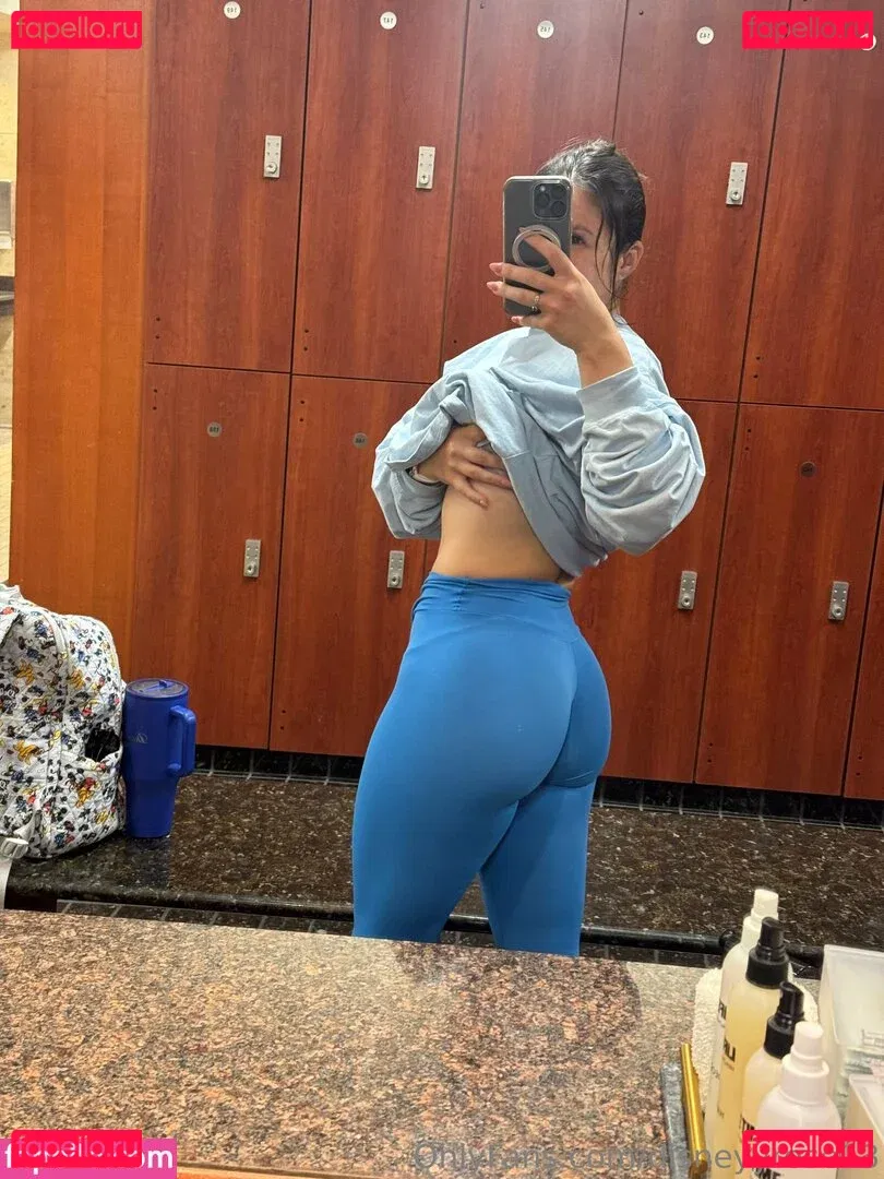 disneyyrose13 Onlyfans Photo Gallery 