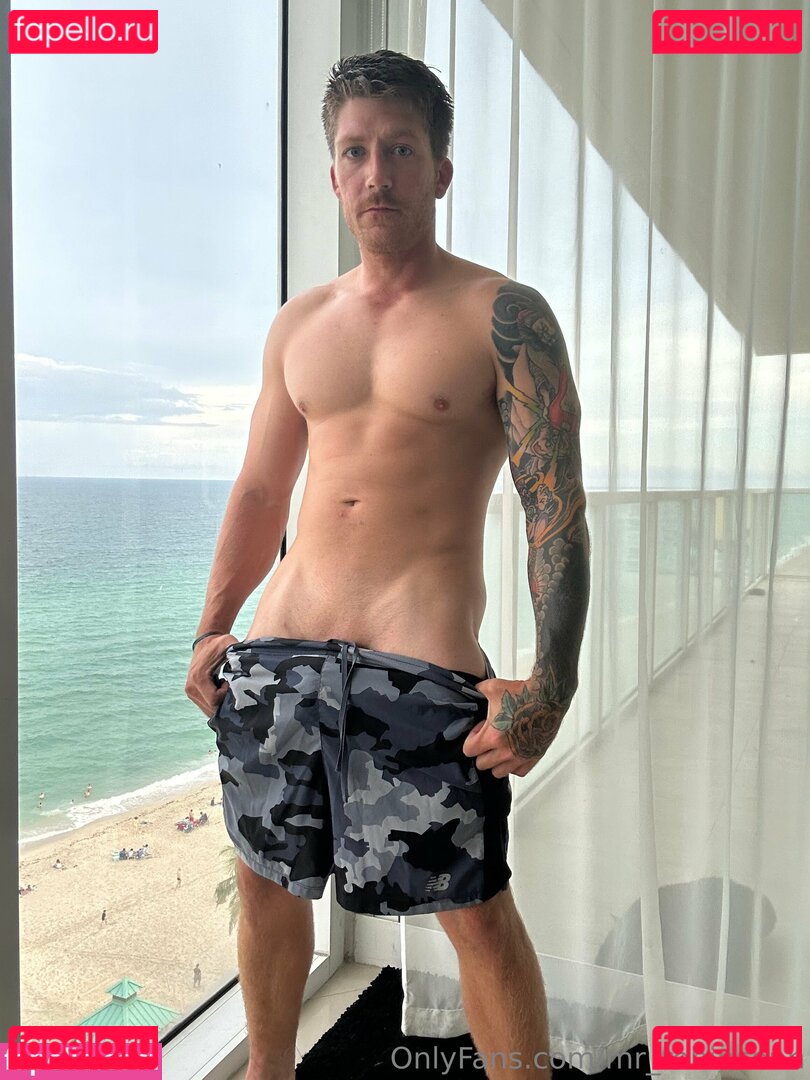 mr_robinsonn Nude Onlyfans Photo 16