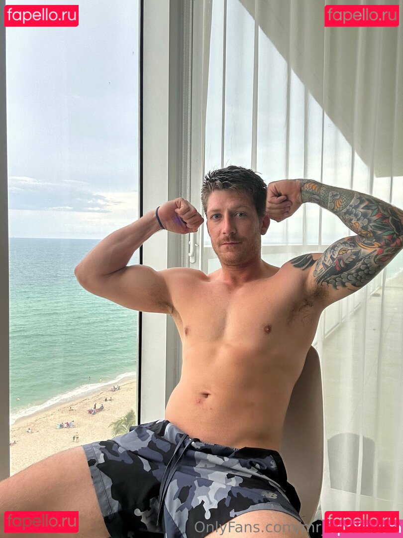 mr_robinsonn Nude Onlyfans Photo 15