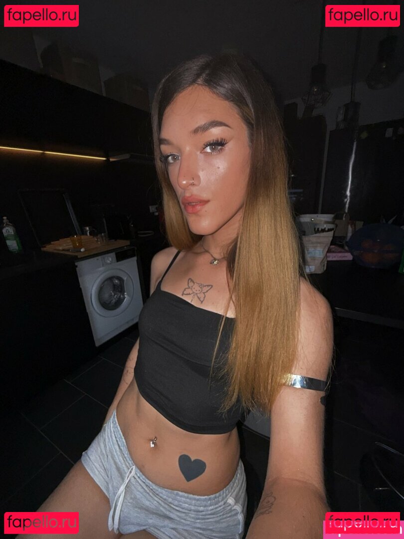 Kleopatra Nude Onlyfans Photo 39