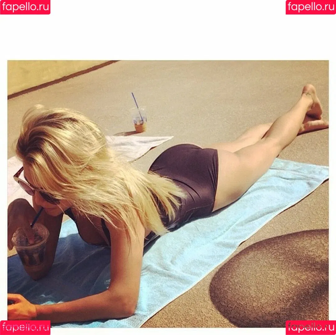 Cassie Scerbo Onlyfans Photo Gallery 