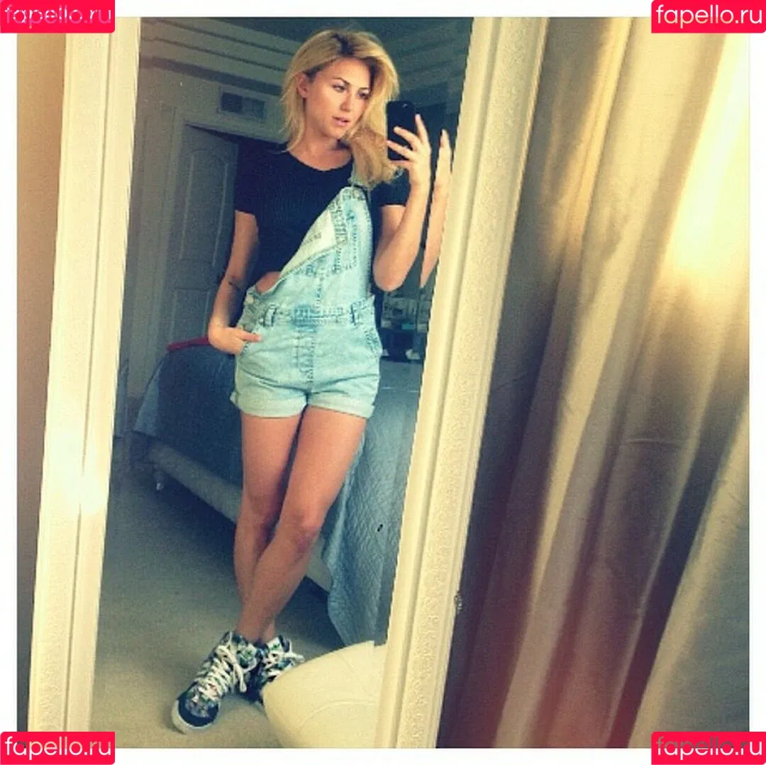 Cassie Scerbo Onlyfans Photo Gallery 