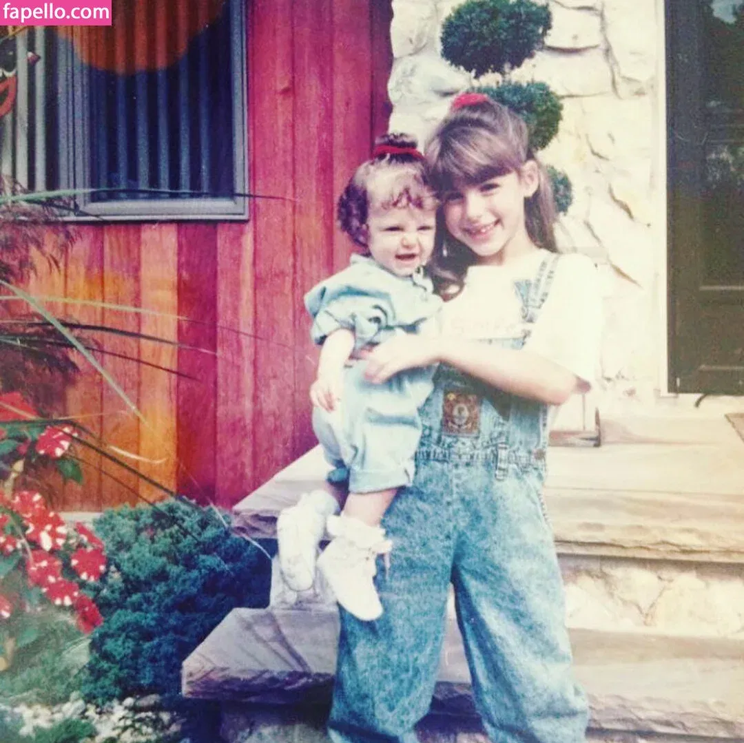 Cassie Scerbo Onlyfans Photo Gallery 