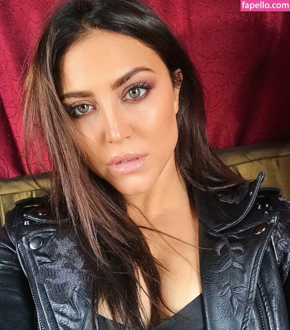 Cassie Scerbo Onlyfans Photo Gallery 