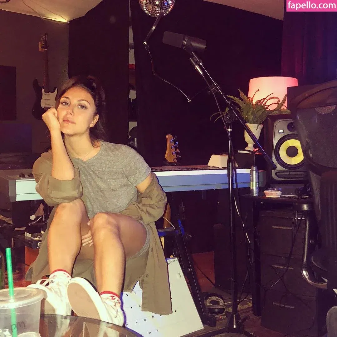 Cassie Scerbo Onlyfans Photo Gallery 