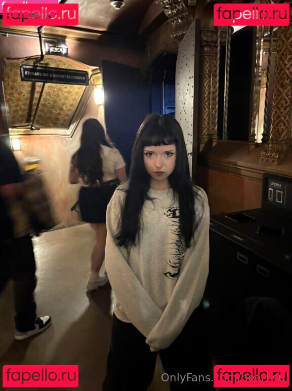 Pearl.666 Nude Onlyfans Photo 3