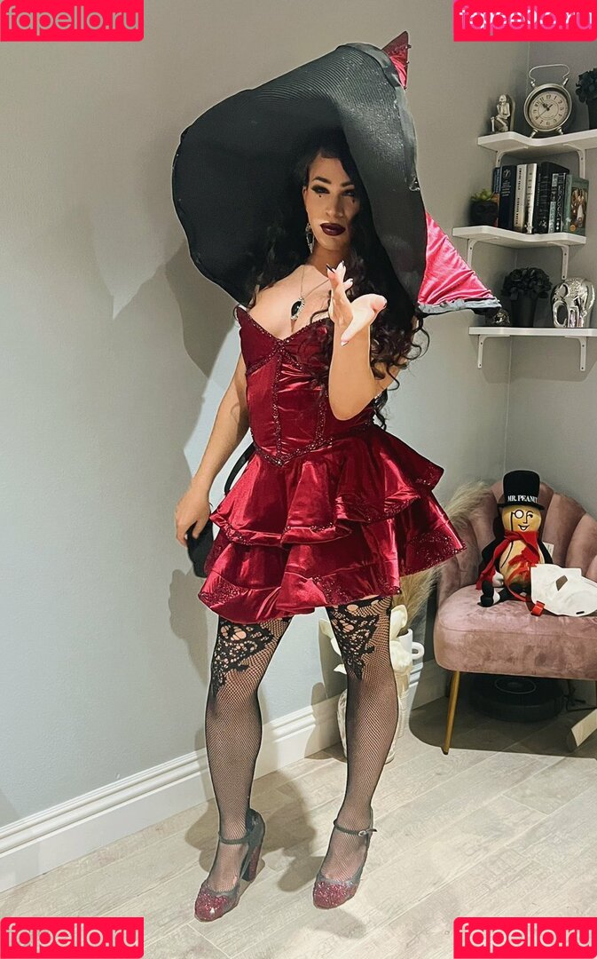 Dr. Persephone Onlyfans Photo Gallery 