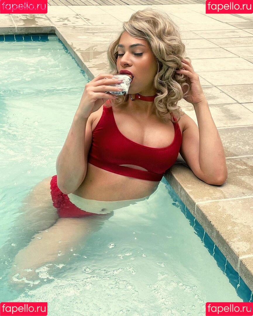 Dr. Persephone Onlyfans Photo Gallery 