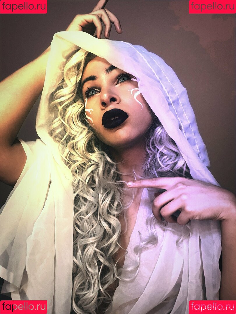 Dr. Persephone Onlyfans Photo Gallery 