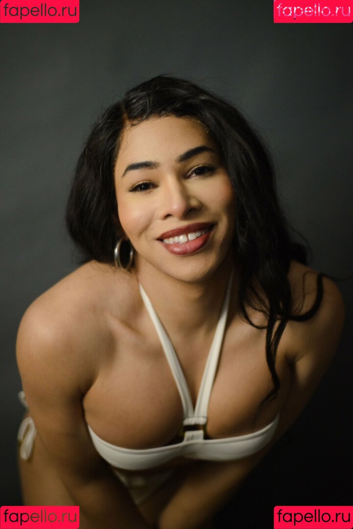 Dr. Persephone Onlyfans Photo Gallery 