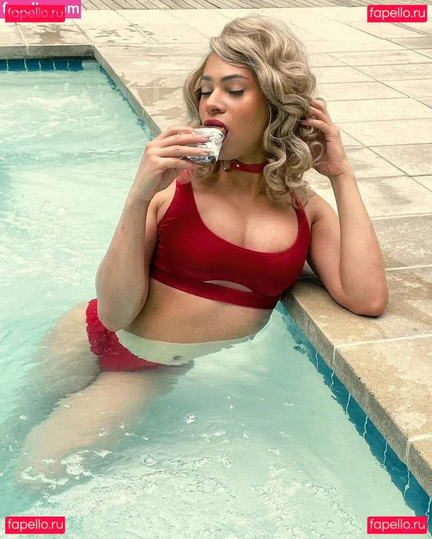 Dr. Persephone Onlyfans Photo Gallery 