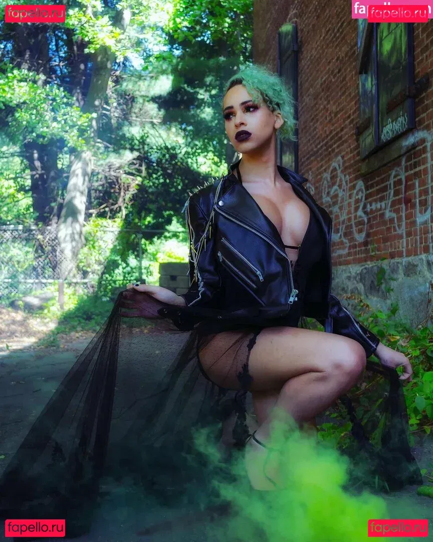 Dr. Persephone Onlyfans Photo Gallery 