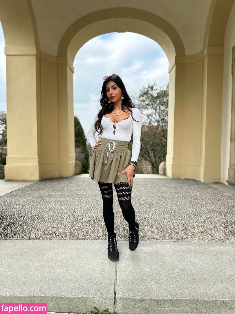 Aaliyah Yasin Onlyfans Photo Gallery 