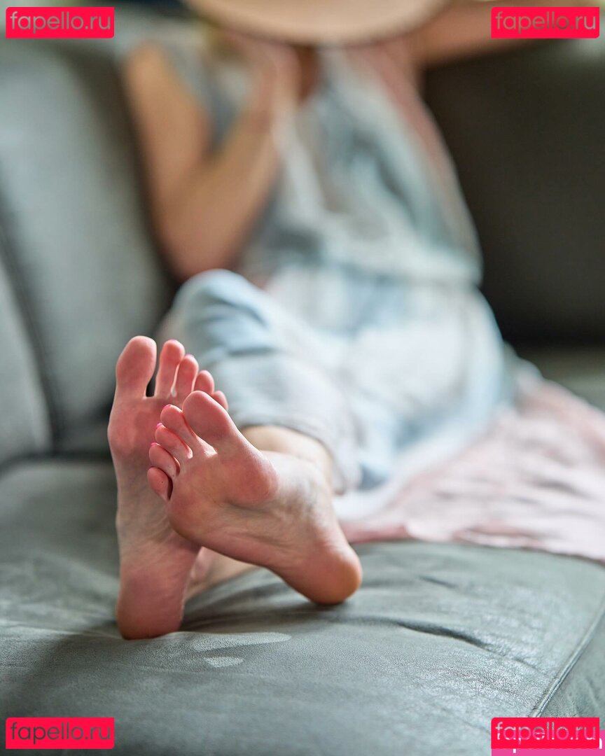 nikahotfeet Nude Onlyfans Photo 5
