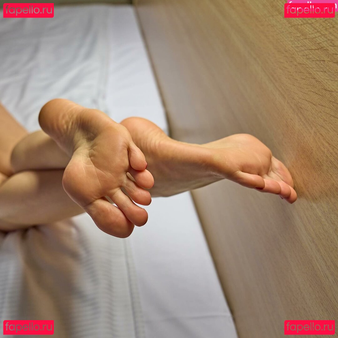 nikahotfeet Nude Onlyfans Photo 6