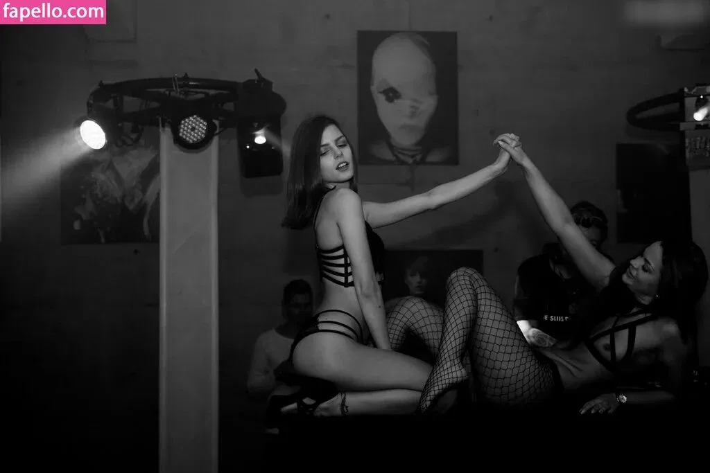 Melimtx Onlyfans Photo Gallery 