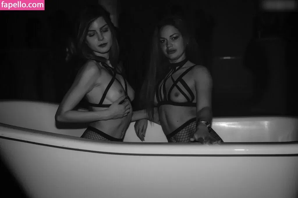 Melimtx Onlyfans Photo Gallery 