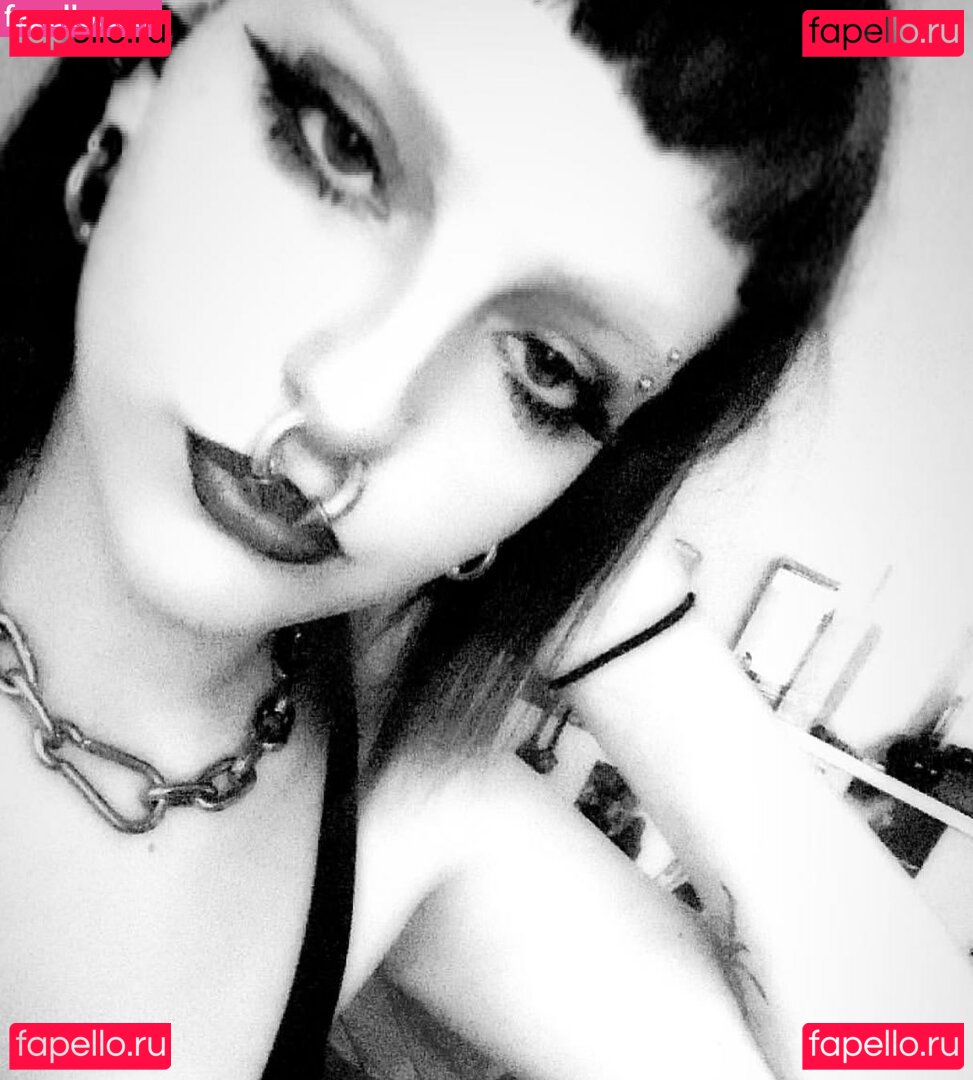 Emoslvtsrus Nude Onlyfans Photo 15