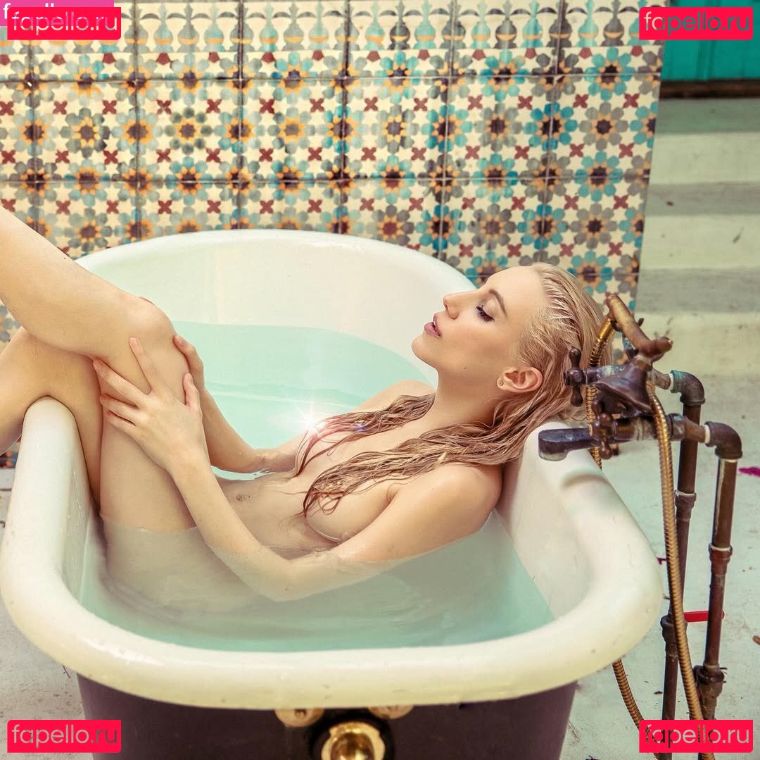 Danielle Krivak Nude Onlyfans Photo 34