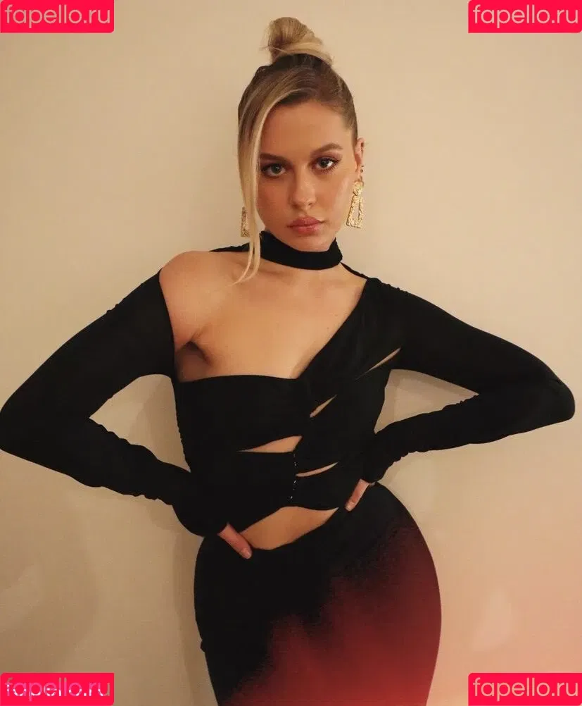 Natasha Bure Onlyfans Photo Gallery 