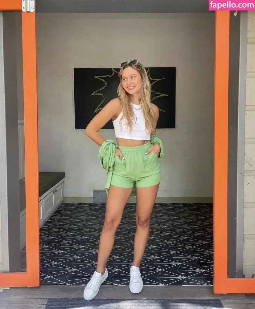 Natasha Bure Onlyfans Photo Gallery 