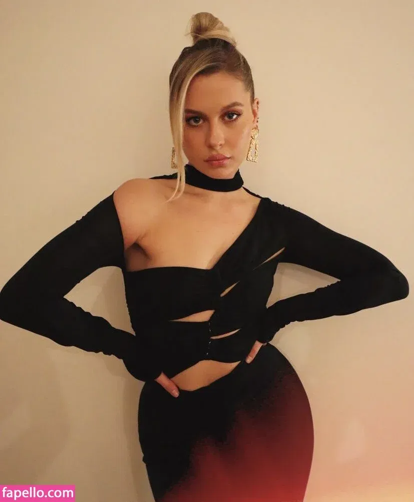 Natasha Bure Onlyfans Photo Gallery 