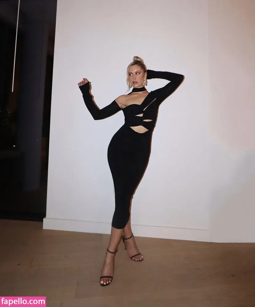 Natasha Bure Onlyfans Photo Gallery 