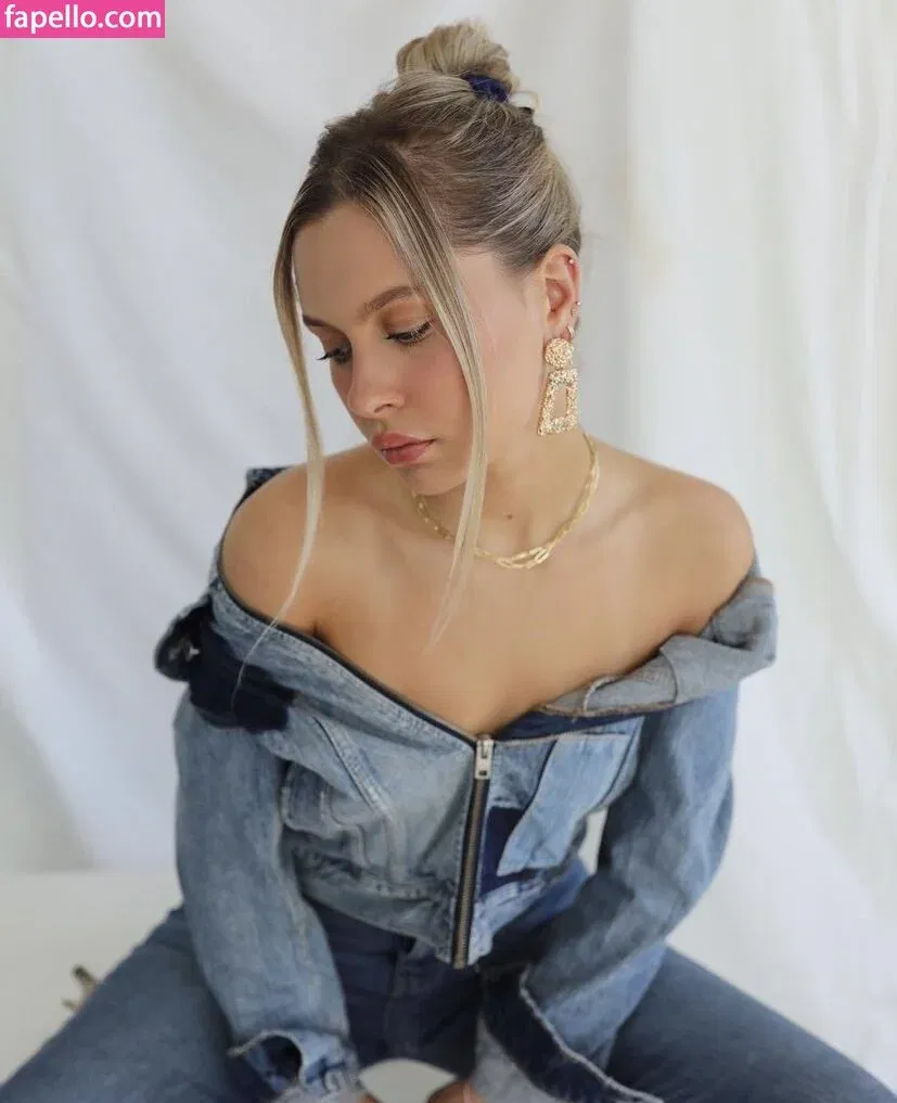 Natasha Bure Onlyfans Photo Gallery 