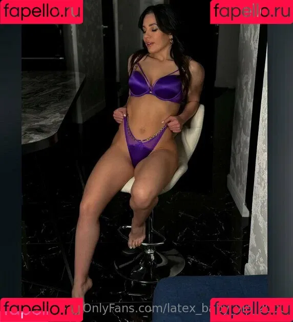 Latex_baby_vip_2000 Onlyfans Photo Gallery 