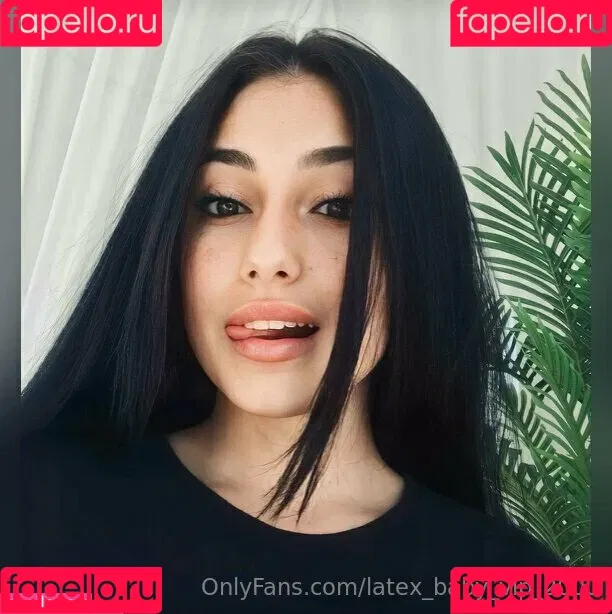 Latex_baby_vip_2000 Onlyfans Photo Gallery 