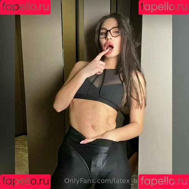 Latex_baby_vip_2000 Onlyfans Photo Gallery 