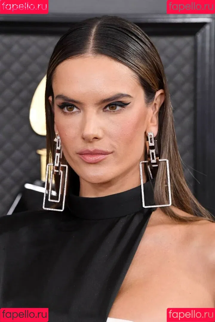 Alessandra Ambrosio Onlyfans Photo Gallery 